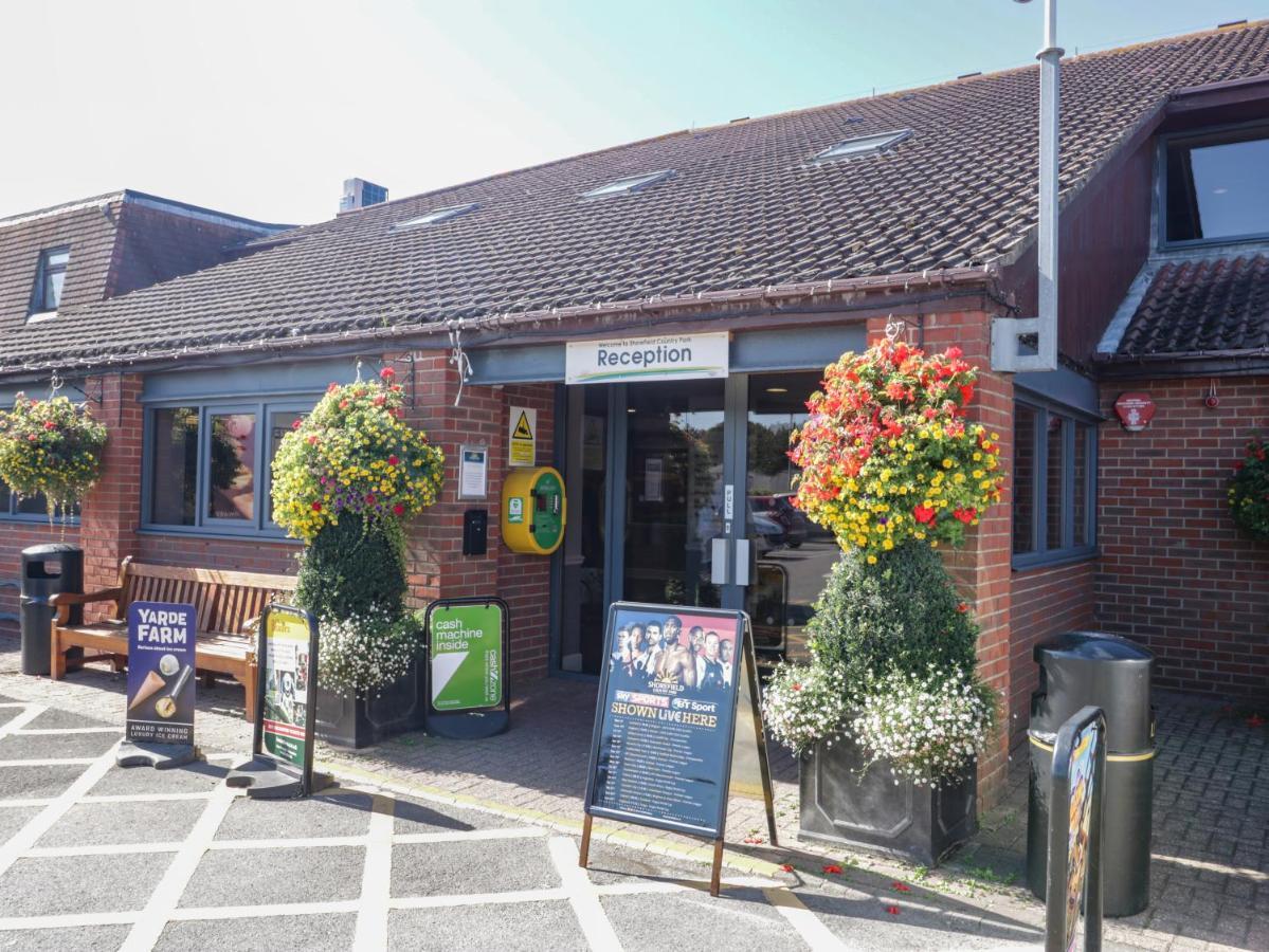 Amethyst Lodge Lymington Exteriör bild
