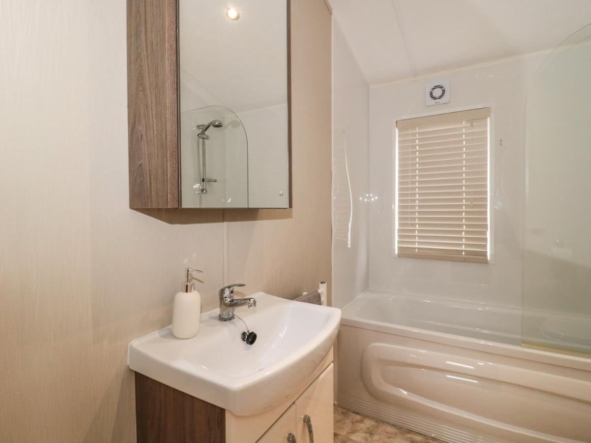 Amethyst Lodge Lymington Exteriör bild