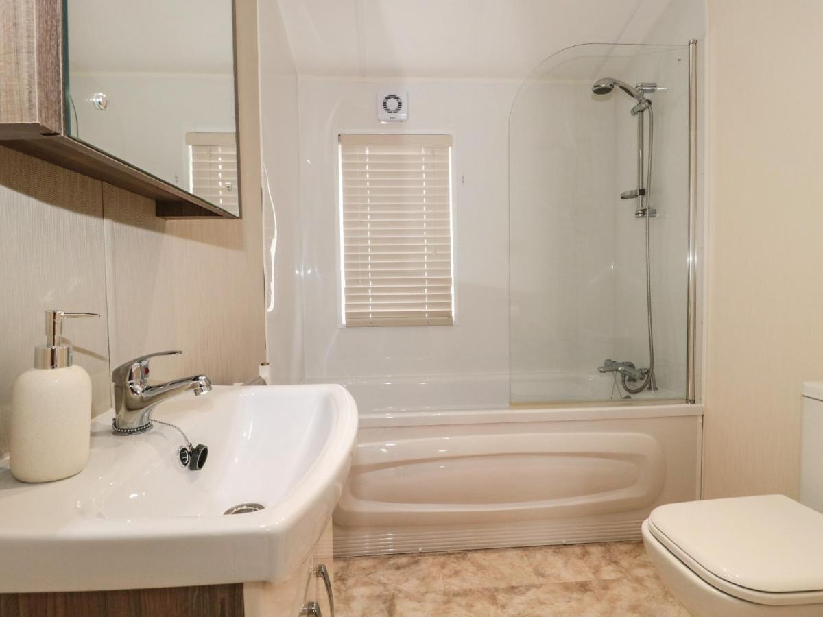 Amethyst Lodge Lymington Exteriör bild